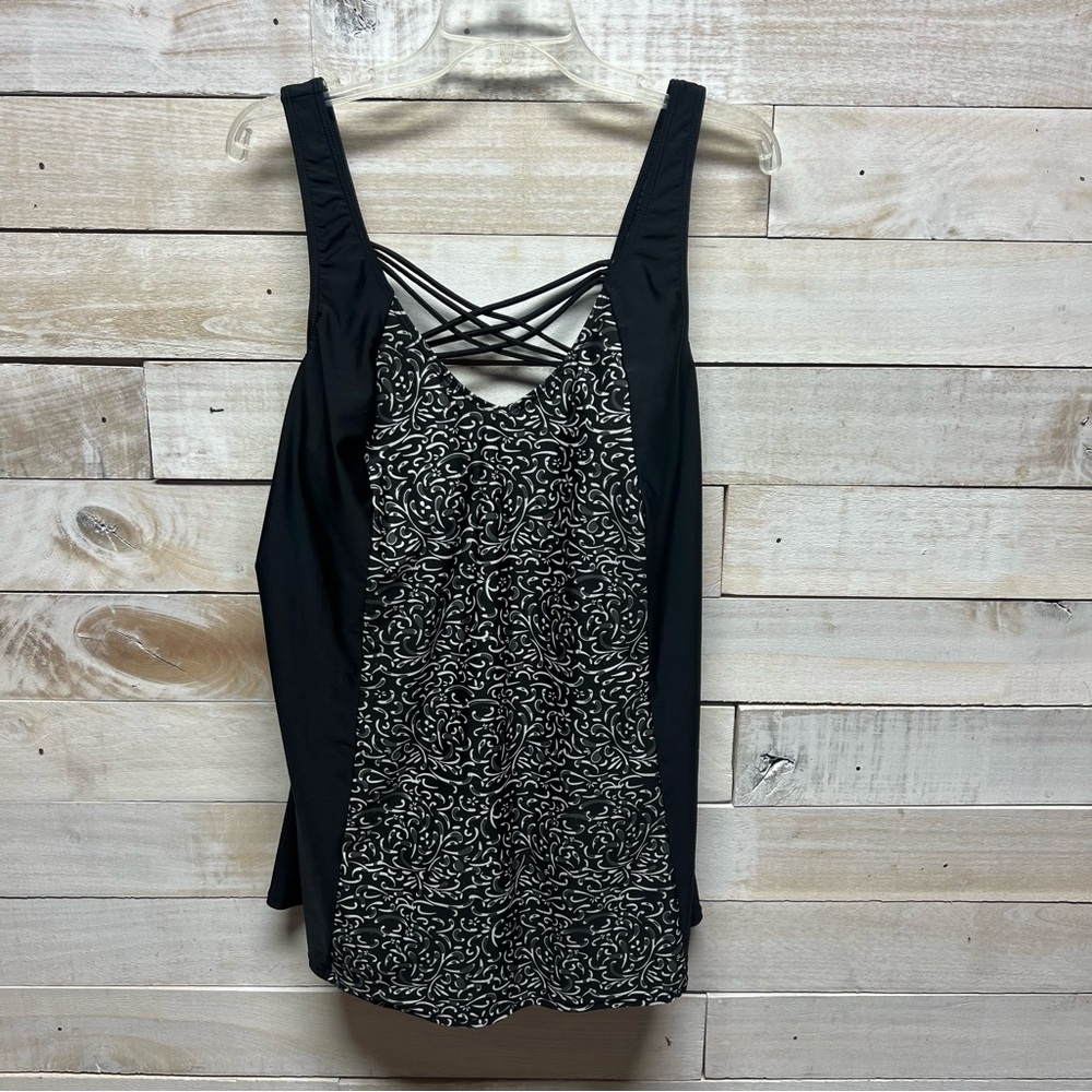 Blair Swimdress Womens 18 Black‎ White Stretch Built in Bra Swimsuit Bathingsuit